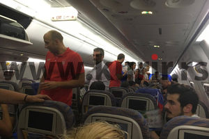 (FOTO) EKSKLUZIVNO IZ DUBAIJA: Avion sa srpskim olimpijcima konačno poleteo, stižu oko 15 sati!