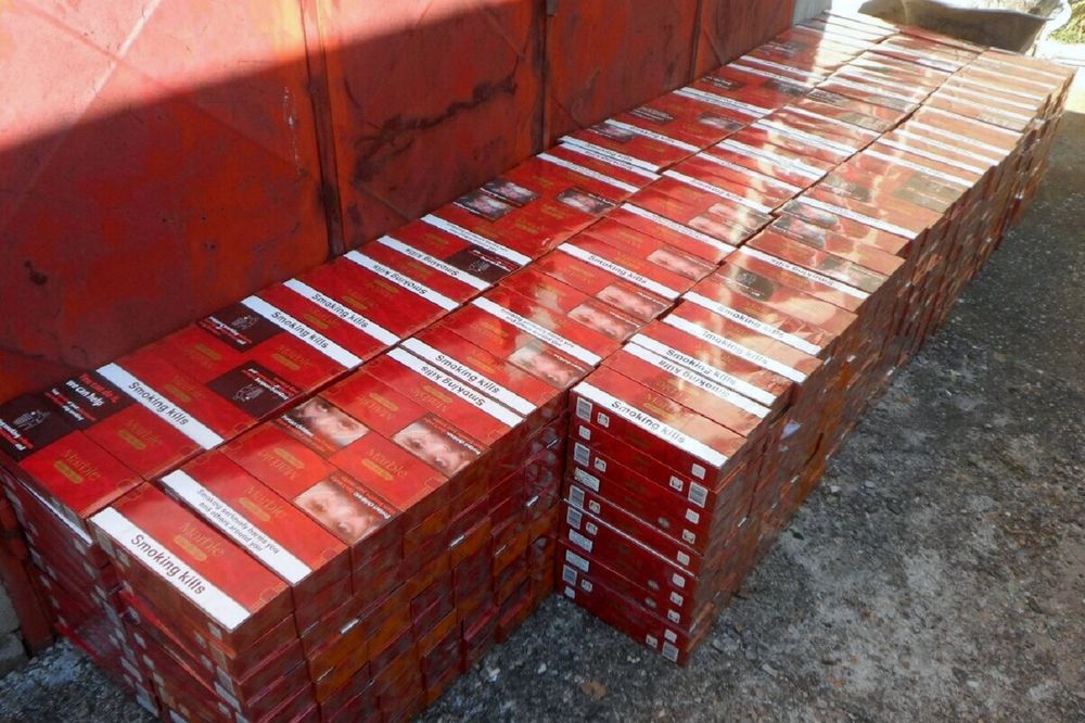 Carinici kontrolom otkrili 40.000 paklica švercovanih cigareta