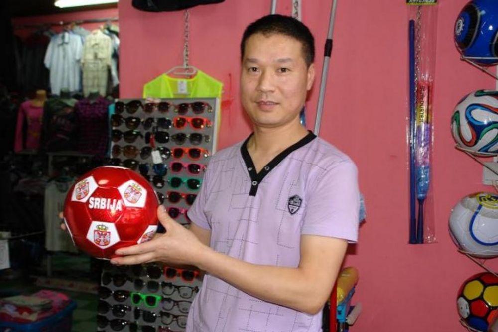 OMILJENI LIK U VLASOTINCU: Ja sam Kinez Dragan, volim kupus i turšiju!