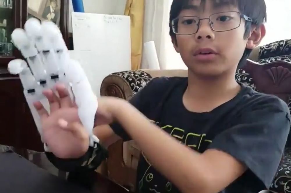 (VIDEO) MALI GENIJE: Dečak od 9 godina pomera granice tehnologije