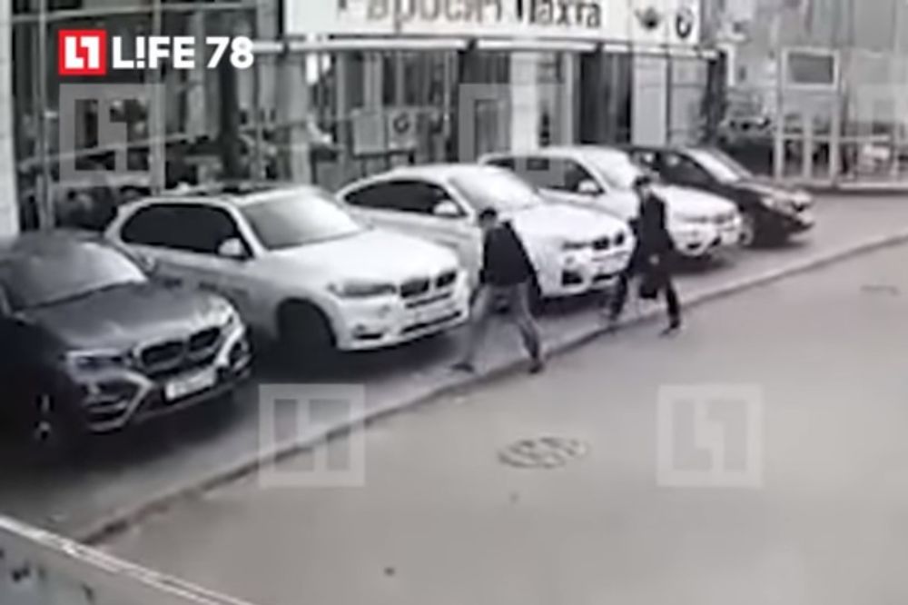 (VIDEO) FILMSKA PLJAČKA: Rusi za svega 40 sekundi ukrali automobile iz salona