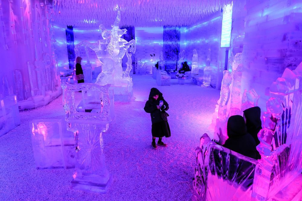 (FOTO) UPISAN U GINISOVU KNJIGU REKORDA: Evo kako izgleda kafić od leda u vrelom Kuvajtu