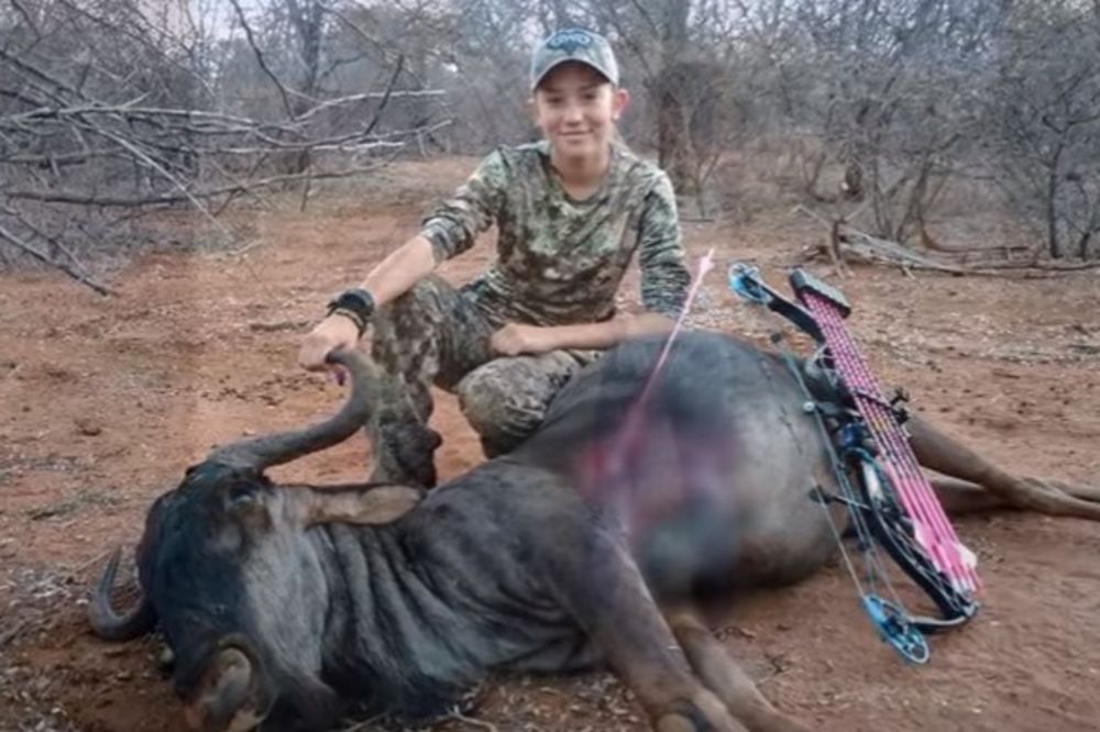 (VIDEO, FOTO) DEVOJČICA OD 12 GODINA NALJUTILA SVET: Ona je lovac i u lovu uživa!