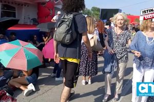 (KURIR TV) GUŽVA U VENECIJI: Svi pohrlili da vide zvezde, ulice prepune tokom festivala!