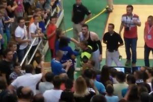 (VIDEO) MEJDAN PROKLJUČAO: Nurkić nasrnuo na navijače, hteo da se bije sa njima!