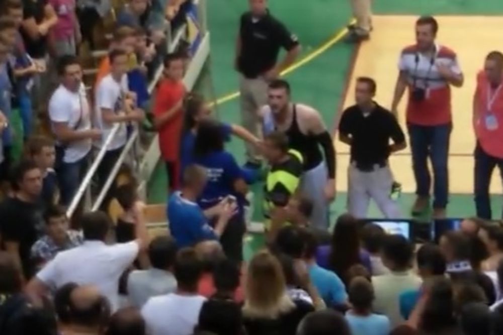 (VIDEO) MEJDAN PROKLJUČAO: Nurkić nasrnuo na navijače, hteo da se bije sa njima!
