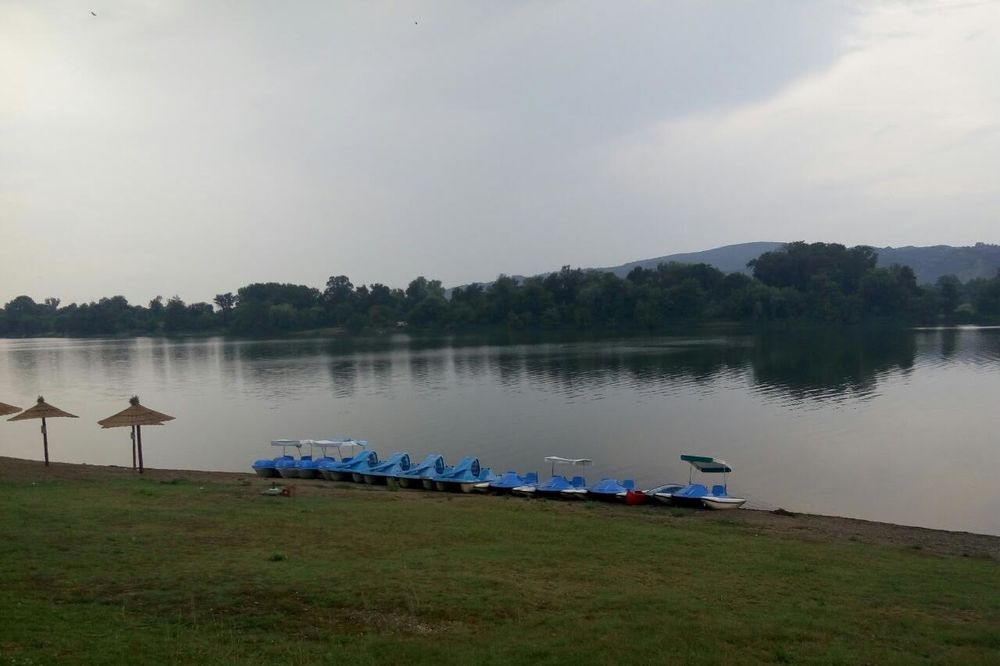 SREBRNO JEZERO: Iznajmljivači pedalina radili bez dozvole!