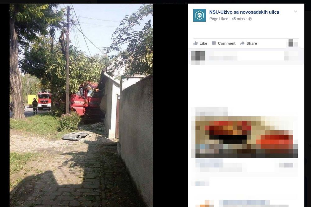 (FOTO) NESREĆA U PETROVARADINU: Kamion uleteo u kuću u Reljkovićevoj ulici!