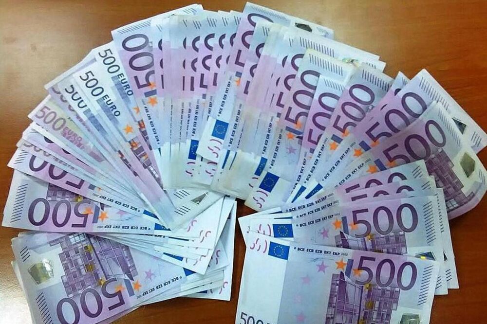 DEVIZE NA SVE STRANE: U gaćama jednog Turčina pronađeno 50.000 evra