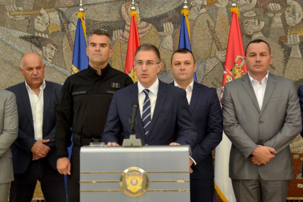 RAZBIJEN NARKO-KARTEL Stefanović: 30 uhapšenih zbog šverca 303 kilograma kokaina!