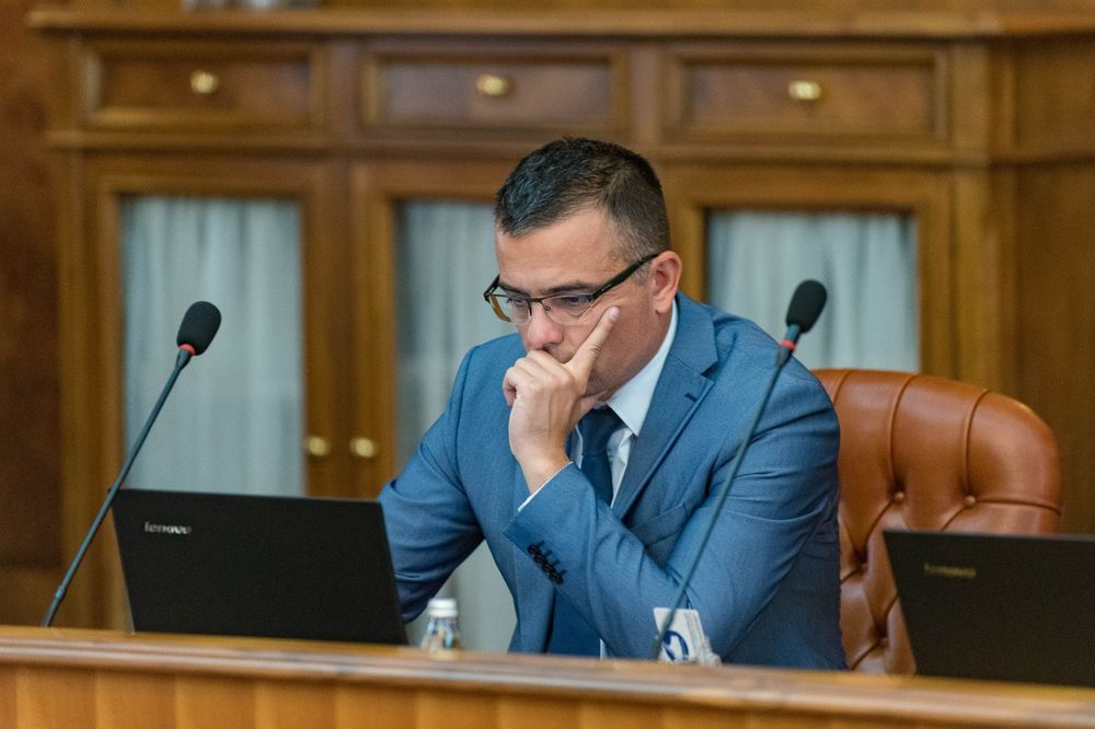 NEDIMOVIĆ O SPORNOM TOVARU U BARU: Zamrznuto meso iz 1982. ne može u Srbiju