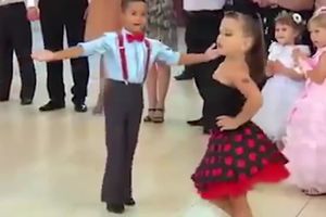 (VIDEO) IGRAJU KAO VELIKI: Ovi klinci će vam plesom pomeriti kukove!