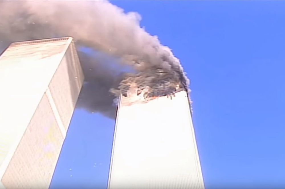 SLIKA KOJA SE SVIMA UREZALA U SEĆANJE: Šta znamo o čoveku koji je skočio u smrt 11. septembra