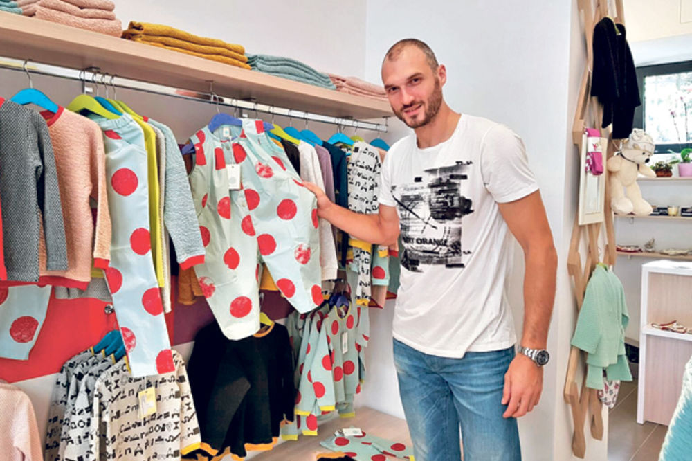 TRGOVAC: Marko Simonović otvorio prodavnicu organske garderobe