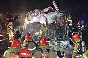TRAGEDIJA U KOREJI: Zapalio se autobus, poginulo 10 ljudi