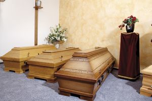 TALAS SMRTI POHARAO HRVATSKU: Na sahranu se čeka po 6 dana, a pogrebnici trljaju ruke