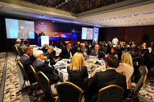 O RAZVOJU PRIVREDE I TRASIRANJU PUTA U EU: Počeo Ekonomski samit Srbije