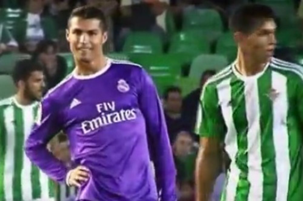 (VIDEO) HIT NA DRUŠTVENIM MREŽAMA: Ronaldo postigao gol, a onda ismejao golmana Betisa!