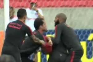 (VIDEO) PROCUREO SNIMAK: Haos na treningu Internasionala, fudbalska zvezda razbila nos saigraču!