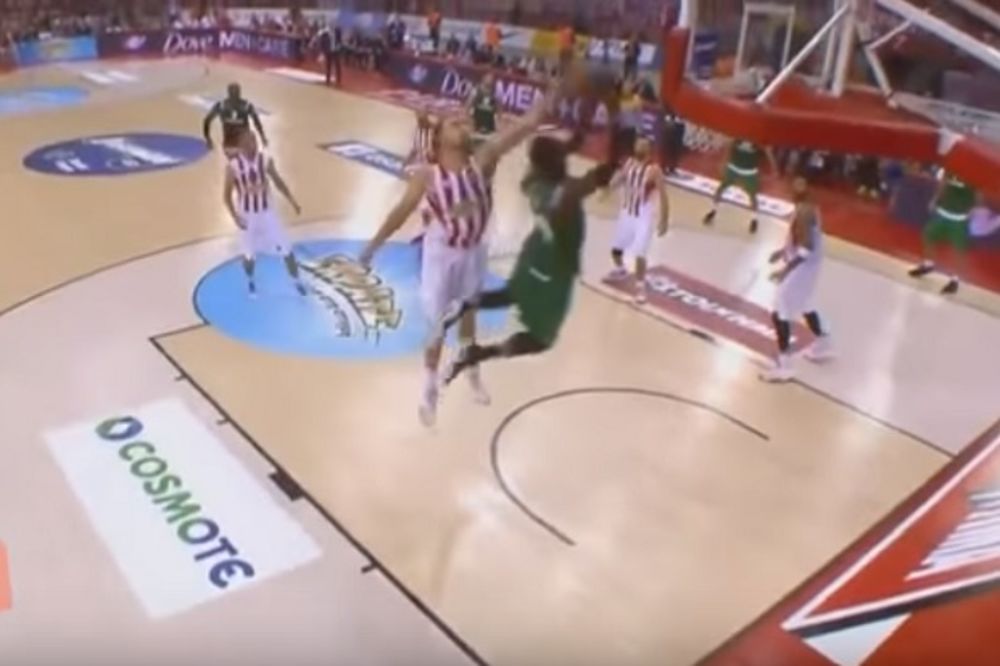 (VIDEO) DVOJICA BIVŠIH PARTIZANOVACA ZA TV ŠPICE: Pogledajte NBA blokadu na velikom grčkom derbiju