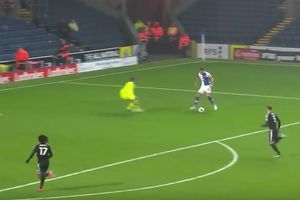 (VIDEO) STOJKE GA PRIMIO KROZ NOGE: Prvi golman Srbije se dobrano osramotio