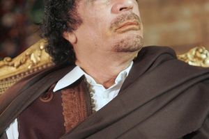 (UZNEMIRUJUĆI VIDEO) POLA DECENIJE OD SMRTI GADAFIJA: Mučan kraj libijskog vođe nikad nije istražen