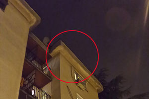 TRAGEDIJA U MLADENOVCU: Muškarac izvršio samoubistvo skokom sa zgrade u centru grada!