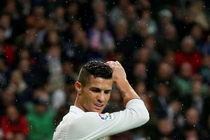 (VIDEO) OVO SE GRANIČI SA LUDOŠĆU: Ronaldo tražio da se poništi gol Reala jer ga nije on postigao!?