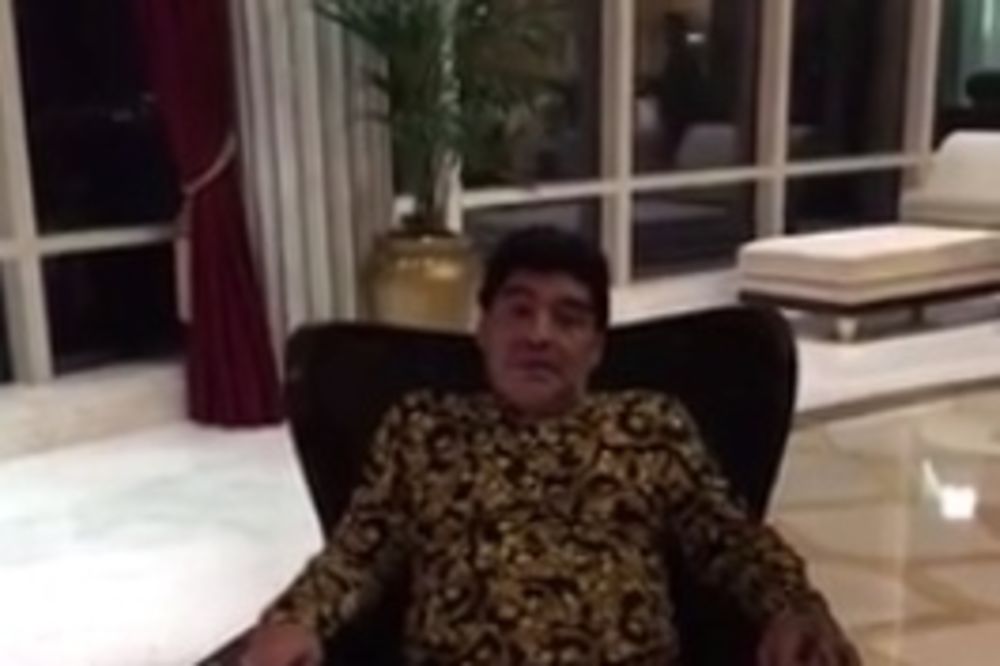 (VIDEO) ŠTA UČINI OD SEBE? Umrećete od smeha kada vidite kako se Maradona obukao za rođendan!