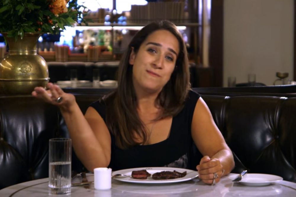 (VIDEO) IZDAJICA: Nije okusila meso 22 godine, pogledajte kako se osećala kad ga je najzad probala
