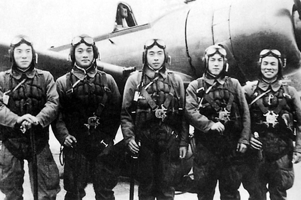 TAKTIKA PILOTA SAMOUBICA: Zašto su japanske kamikaze nosile kacige?
