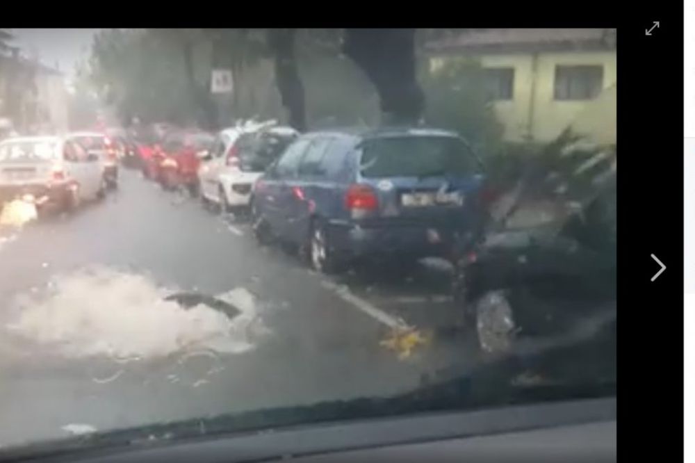 (VIDEO) POTOP U RIJECI: Obilna kiša u potpunosti poplavila ulice, saobraćaj u kolapsu