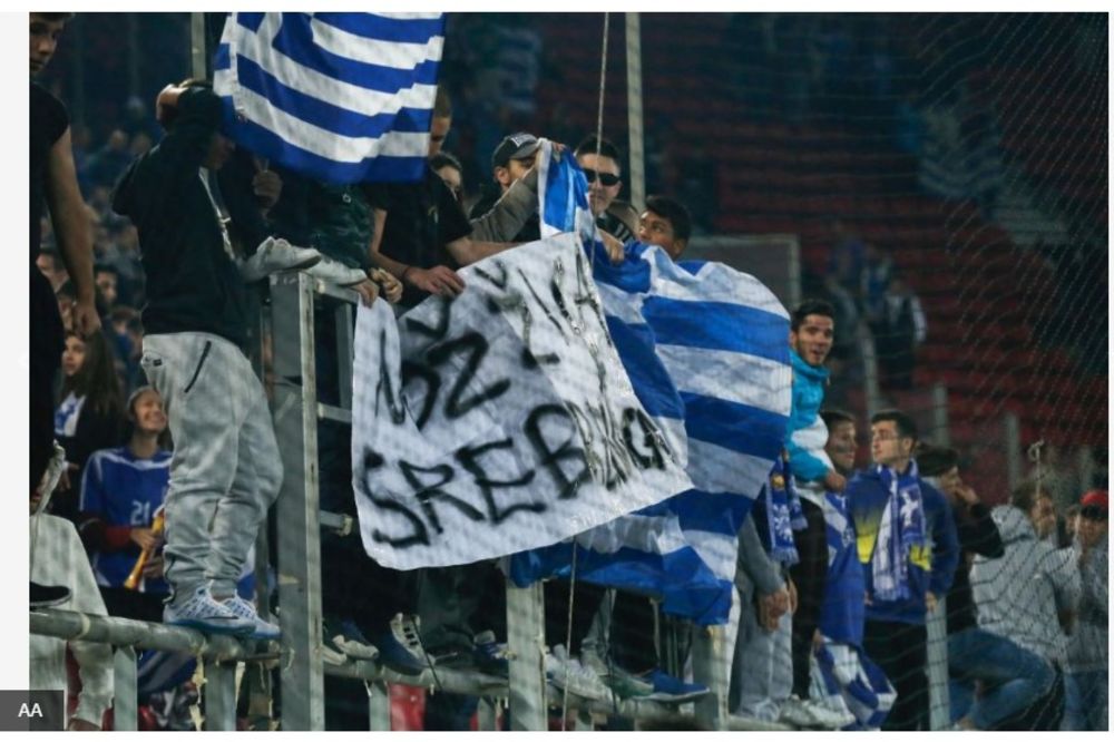 (VIDEO) Grci okačili transparent "Nož, žica, Srebrenica", Srbin iz Bosne im preti pred revanš