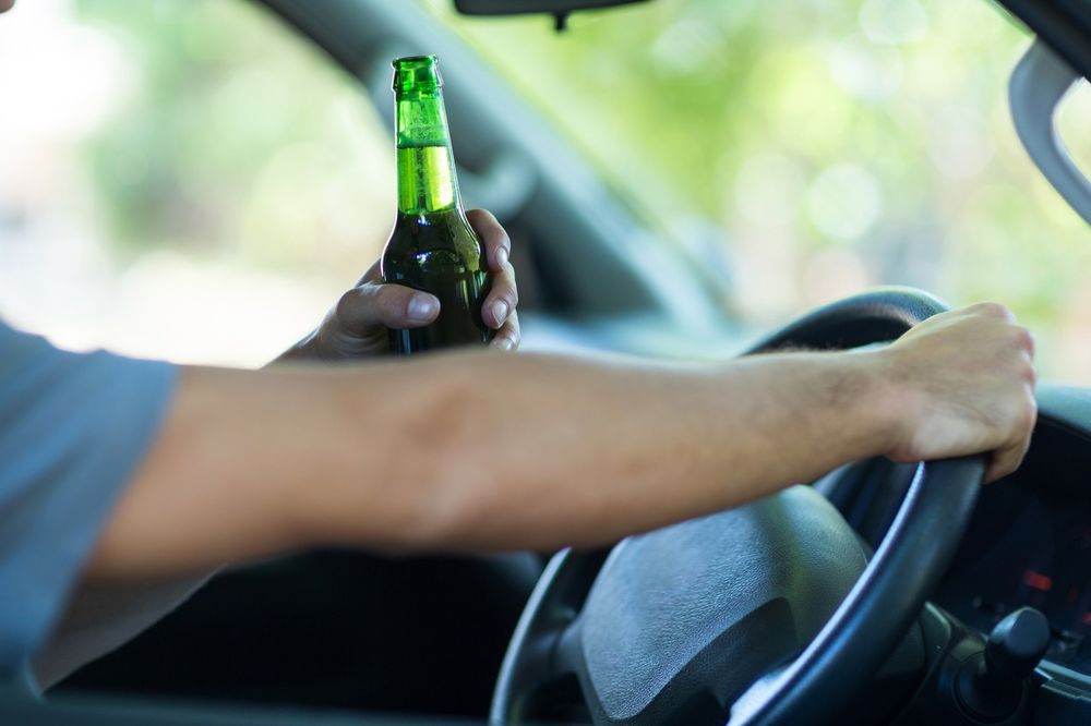 REKORDER KNINA: Vozač naduvao 3,33 promila alkohola