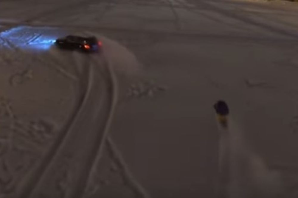 (VIDEO) RUSIMA ZA SURFOVANJE NE TREBA MORE I SUNCE: Dovoljno je da padne sneg u Sankt Peterburgu