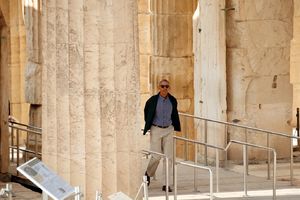 (FOTO) OBAMA PROŠETAO AKROPOLJOM: Američki predsednik na oproštajnoj turneji