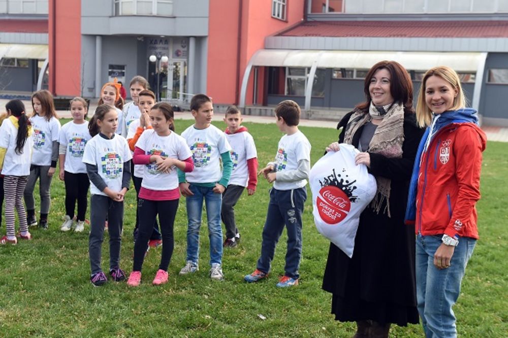 (FOTO) SRPSKA OLIMPIJKA NA UBU: Jovana Crnogorac družila se s mališanima na EkOlimpijadi