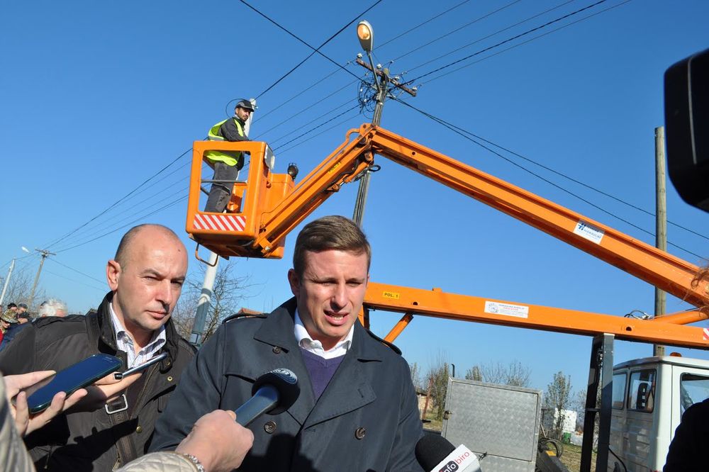 ZAVRŠNI RADOVI NA POSTAVLJANJU JAVNE RASVETE Jovičić: Besni fok više neće biti zapostavljen