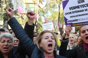 (VIDEO) TURSKA NA NOGAMA ZBOG STRAVIČNOG ZAKONA: Erdogan će pomilovati sve silovatelje devojčica!