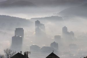 SMOG I MAGLA GUŠE UŽICE: Vazduh u gradu nezdrav, deci, bolesnima ne preporučuje se boravak napolju