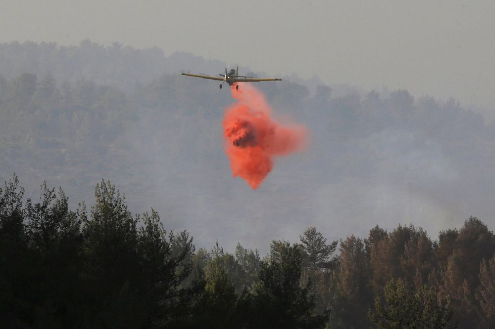 VATROGASCI NA MUKAMA: Požari se približavaju i benzinskoj pumpi blizu Jerusalima