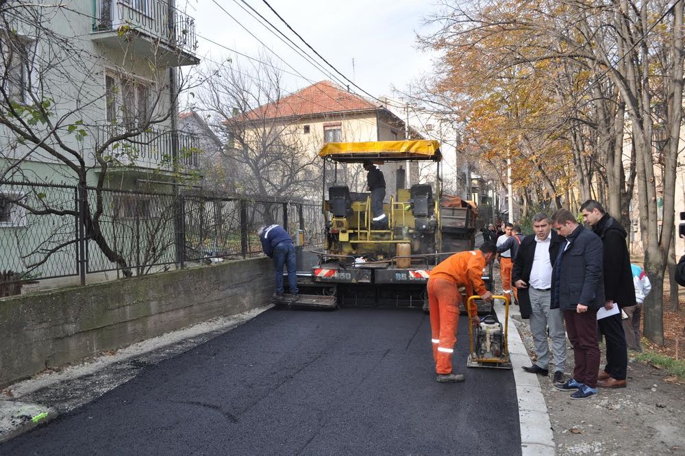 POSLE 30 GODINA: Jovičić obišao asfaltiranje ulice Pere Ćetkovića na Karaburmi