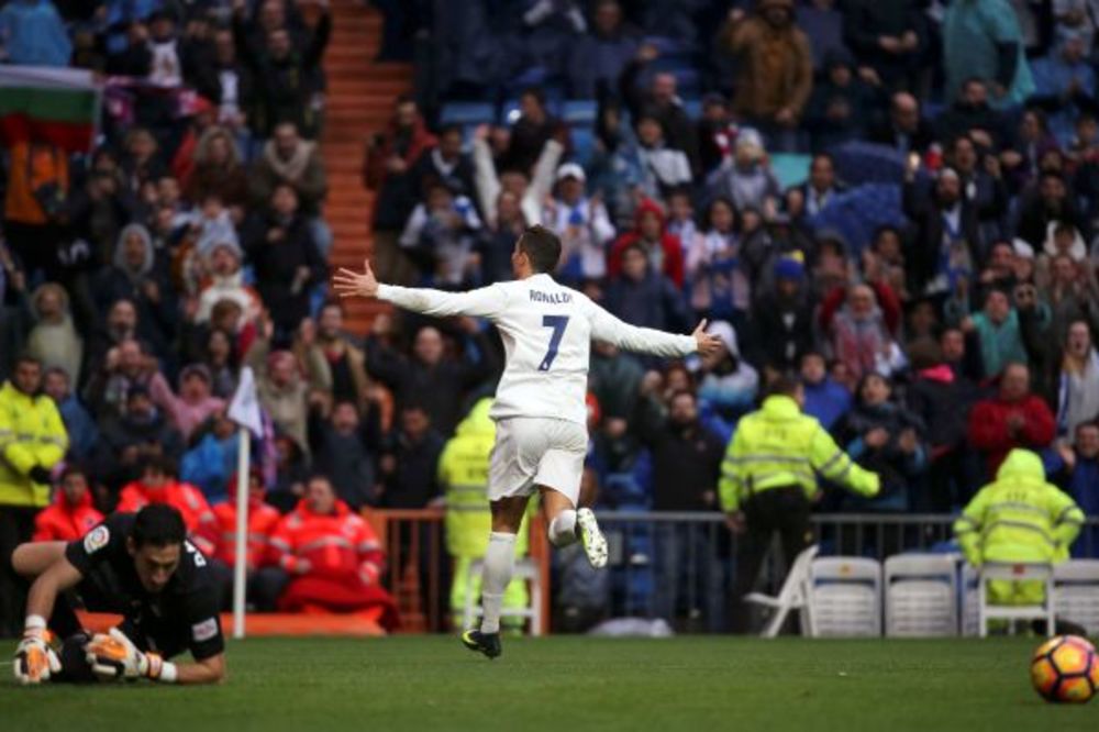(VIDEO) HRVAT TRAGIČAR NA BERNABEU: Ronaldo doneo pobedu Realu, Čop promašio penal za remi