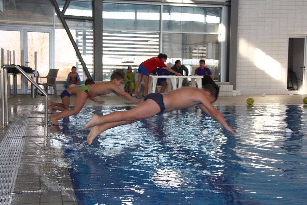 ŠABAC GRAD BEZ NEPLIVAČA: Za godinu dana 2500 osnovaca naučilo da pliva