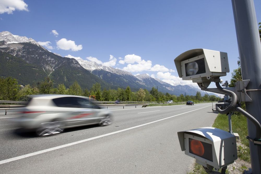 PIJANI BOSANAC NAPRAVIO HAOS U AUSTRIJI: Jurcao auto-putem 228 km/h, policija ga jedva zaustavila