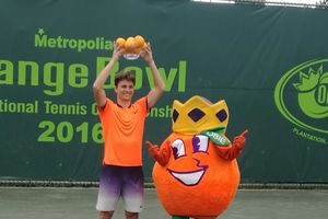 SRBIJO, NE BRINI ZA BUDUĆNOST TENISA: Kecmanović odbranio titulu na Oranž Boulu i nadmašio Federera
