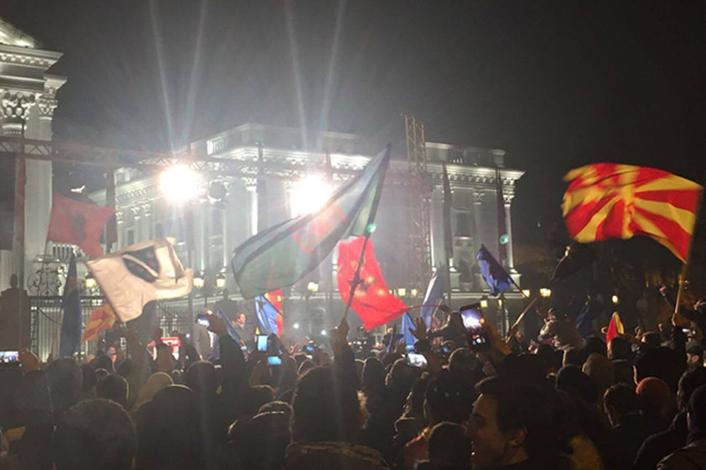 ISPRED VLADE MAKEDONIJE: Zaev proglasio VELIKU POBEDU, opozicija slavi!