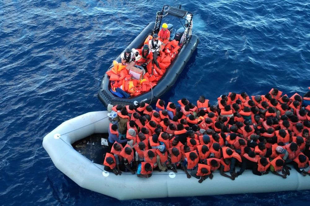 POTONUO ČAMAC KOD LIBIJSKE OBALE: Nestalo više od 100 osoba, pronađeno 8 tela!
