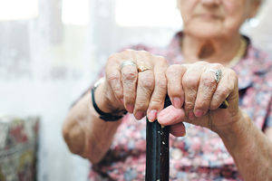 PENZIONERI ZABRINUTI: Kako će podići penziju onaj ko nema novu ličnu kartu