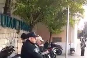 (VIDEO) KAO DA JE NAJGORI KRIMINALAC: Policija se iskalila na čoveku koji sakuplja flaše